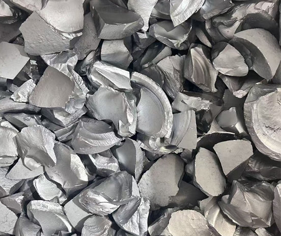 標題：多晶硅塊料
瀏覽次數(shù)：262
發(fā)表時間：2025-05-28